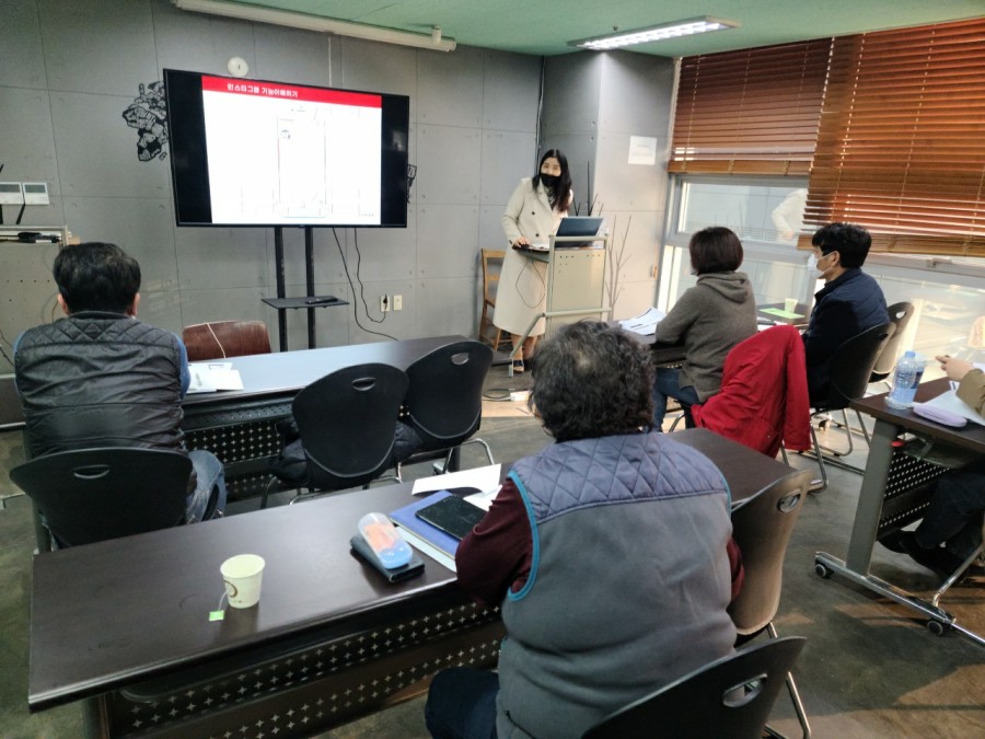 김서현의 인스타그램 강의에 반건조생선, 사과, 펜션, 밀키트 대표님과 함께했어요.